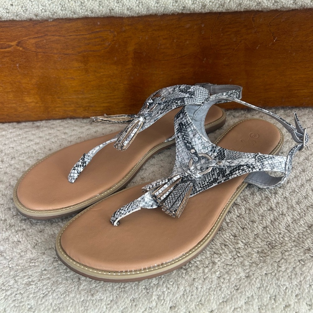 Chic Gray and White snake print Sandals with tassels❤️9